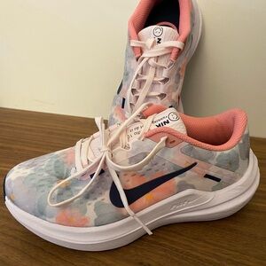 Nike Women’s Air Winflow 10 PRM size 5